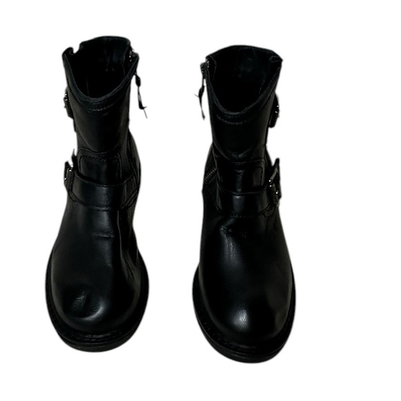 New Sofft Shoes Womens Size 6 Black Leather Side Zip Boot - Picture 2 of 9